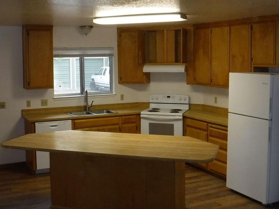 1st image of 955 Creekwood Dr