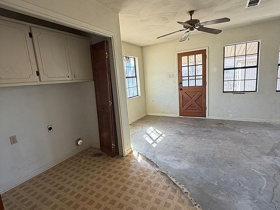 4th image of 2513 Carleton Dr