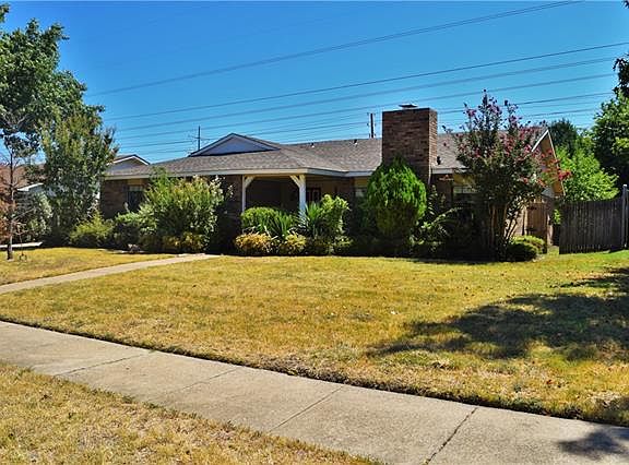 3rd image of 2208 Travis Dr