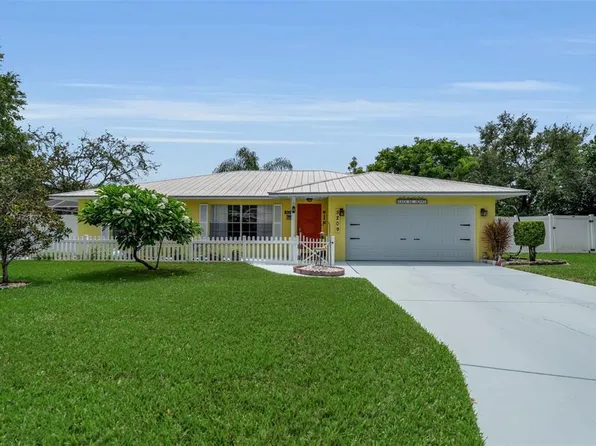 5209 36TH AVENUE CIRCLE W, BRADENTON, FL 34209