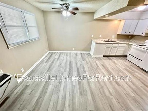 4th image of 1010 Mary St #7