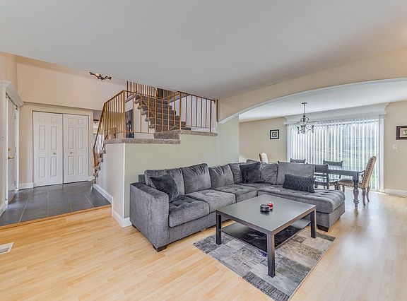5th image of 6718 Cherrytree Ave