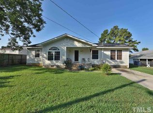 1022 E Edgerton St, Dunn, NC 28334