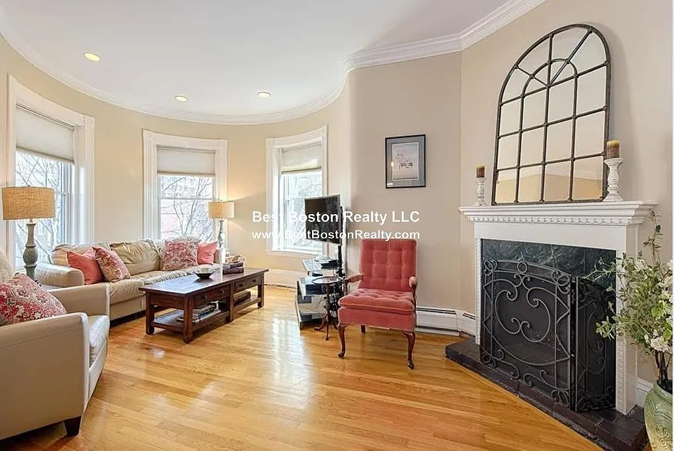 2 bed, 1.0 bath, $4,500 — Photo 1