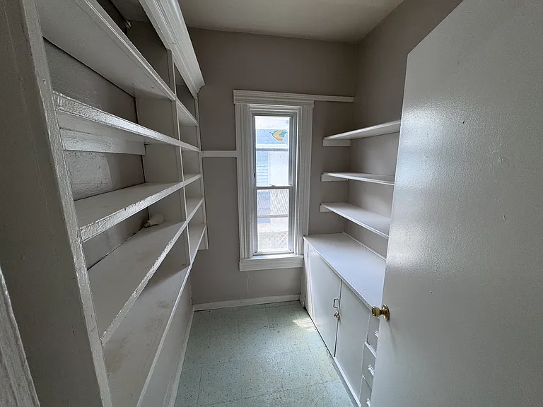6 Dejonge St — Photo 14