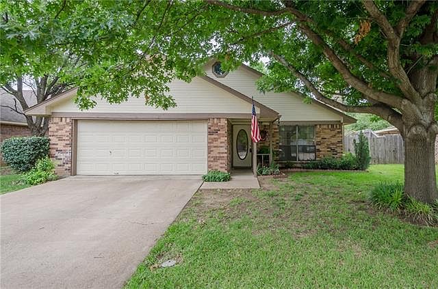 1st image of 3822 Waterford Way