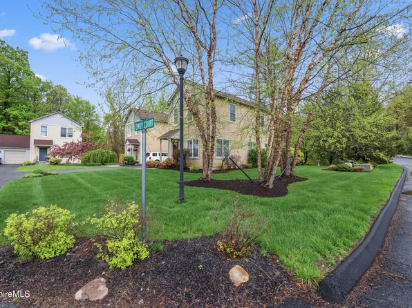 2 Emily Ct, Great Barrington, MA 01230