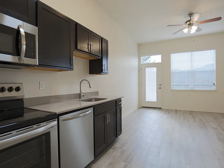 7180 N Leavitt Ave — Photo 21