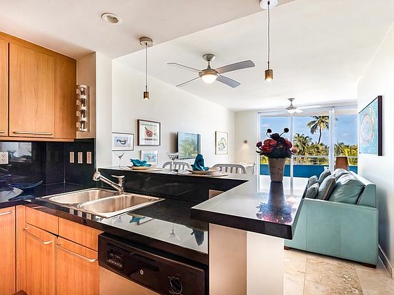 4th image of 200 Ocean Dr APT 5B