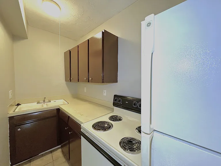 102 W Ida Ave #8 — Photo 3
