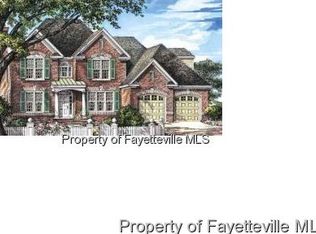 335 Courtyard Ln, Fayetteville, NC 28303