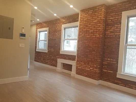 Rented by The Hamilton Group | media 22