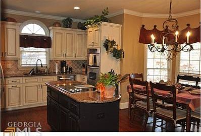 5th image of 9185 Chapelwood Dr