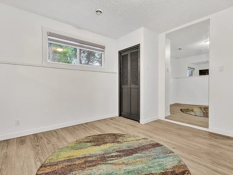 239 Oakview Ave — Photo 14