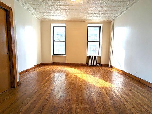 2nd image of 1574 2nd Ave APT 3