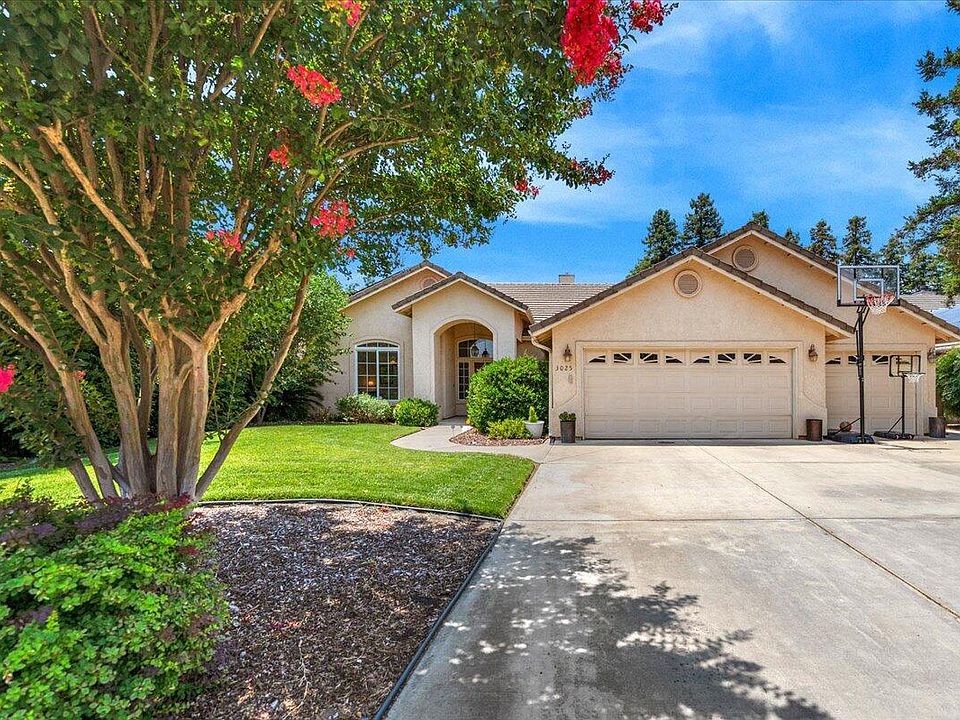 1st image of 3025 S La Mesa Court