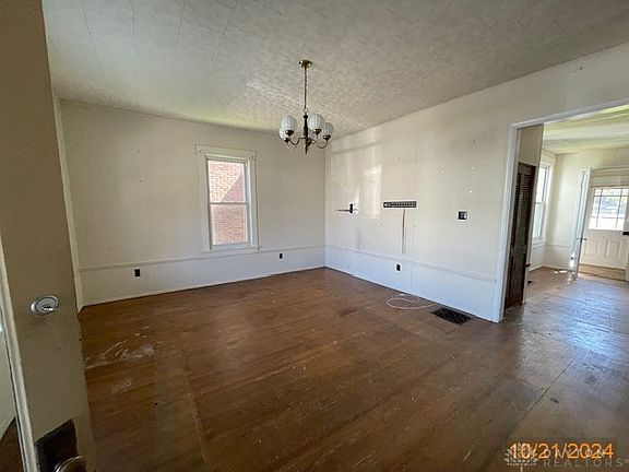 2nd image of 517 E Market St