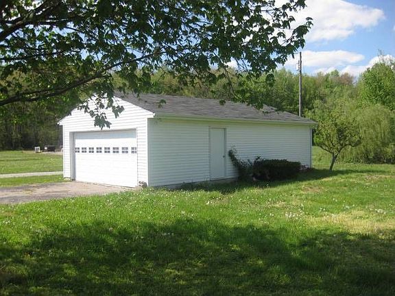 4 Car Garage/Shop 220v