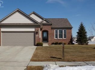 9413 Pebble Beach Ln, Grand Blanc, MI 48439