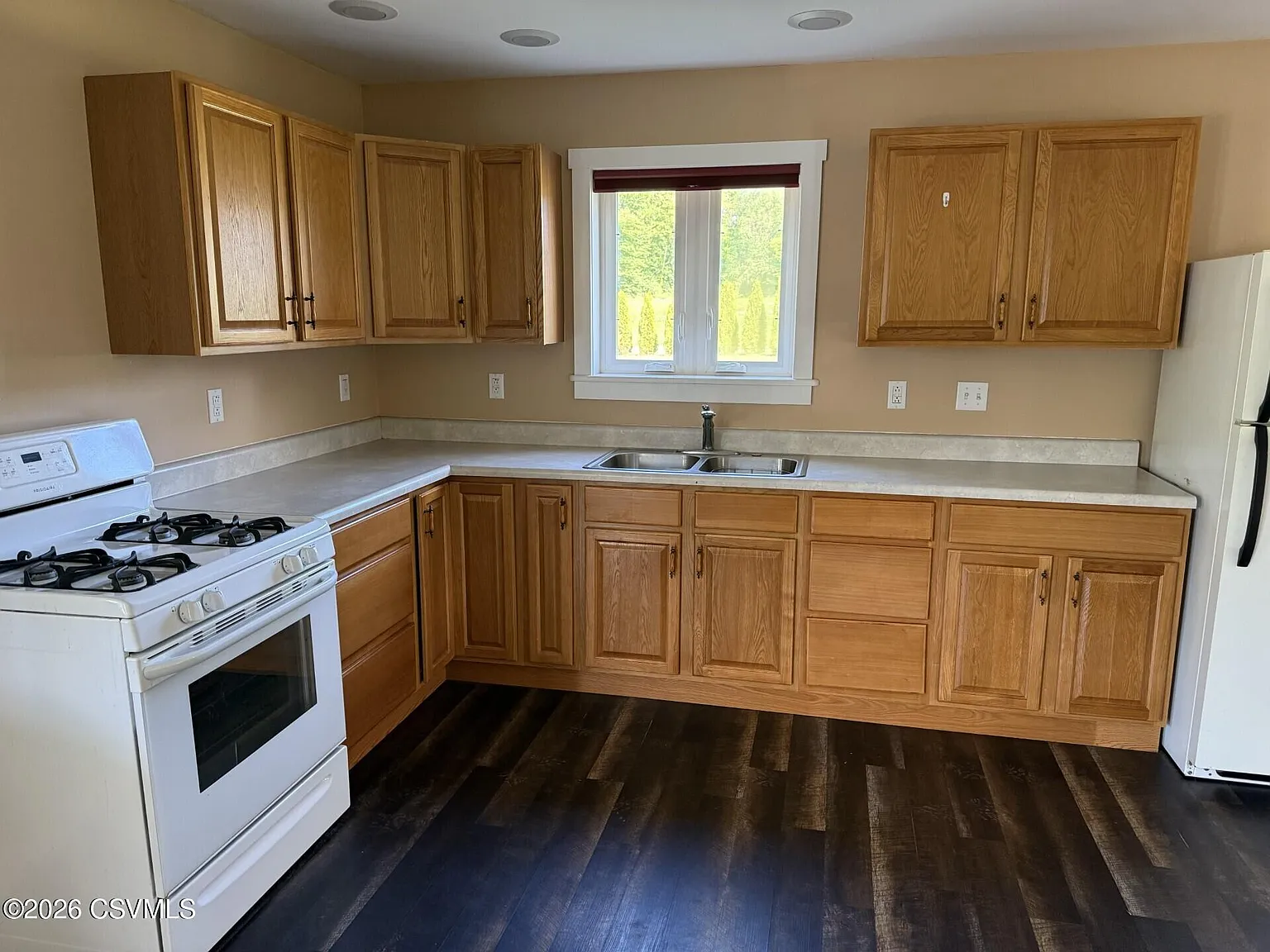 1 bed, 1400 sqft, $1,200 — Photo 3