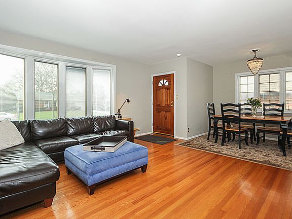3rd image of 87 N Peck Ave