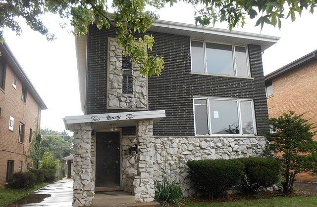 1st image of 292 Yates Ave