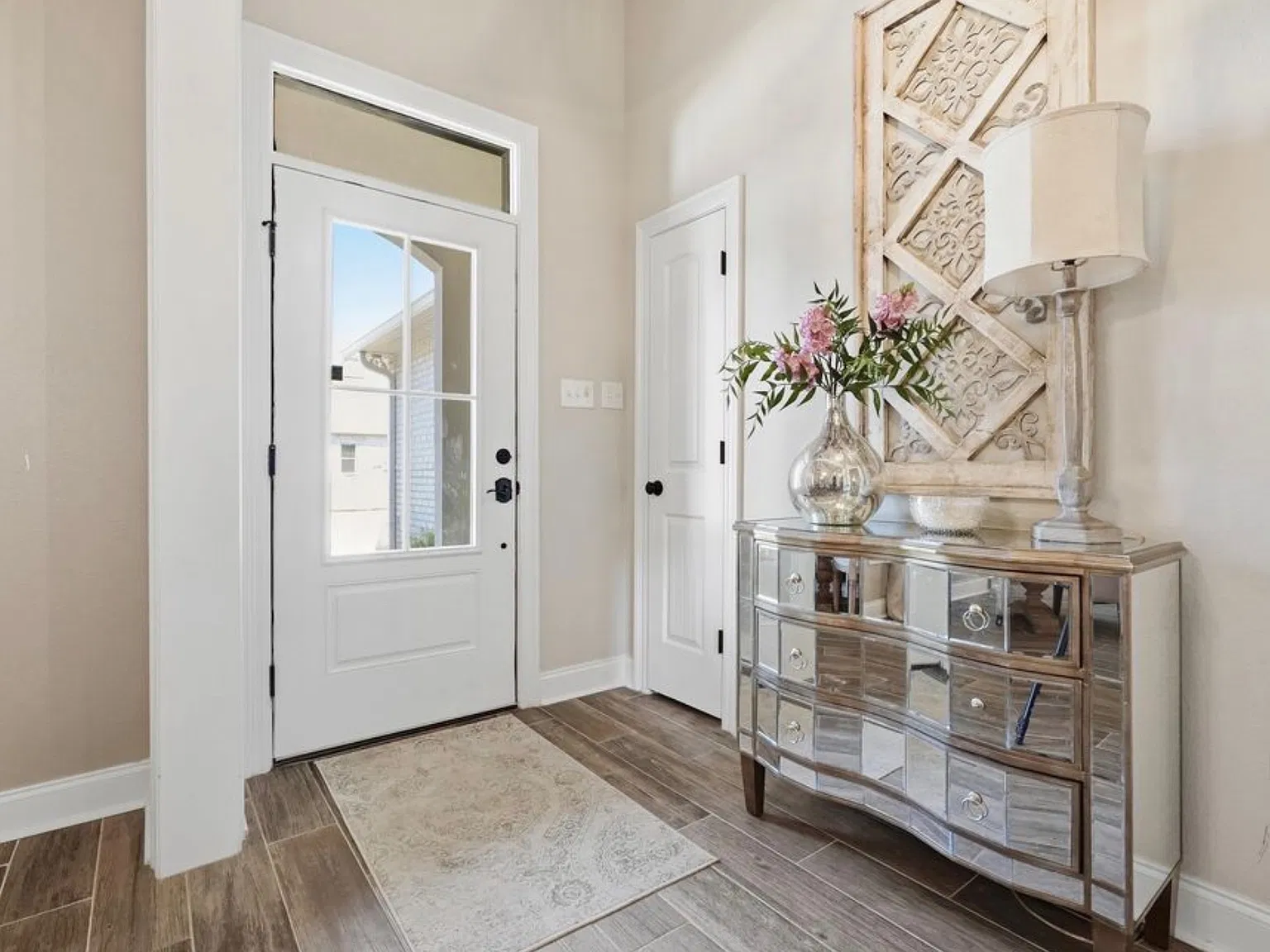 4 bed, 3010 sqft, $3,700 — Photo 3