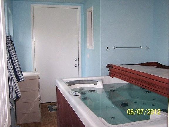 3rd image of 320 Lamar Ave