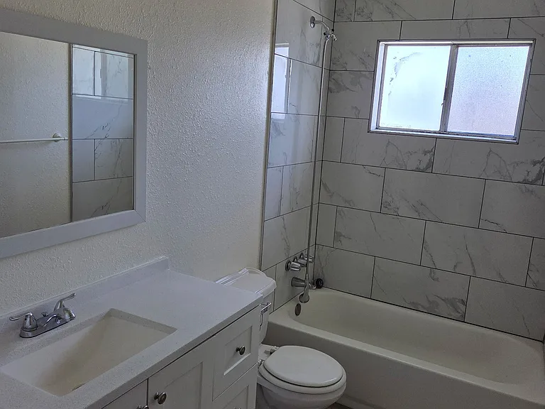 325 Jubilee Way — Photo 4