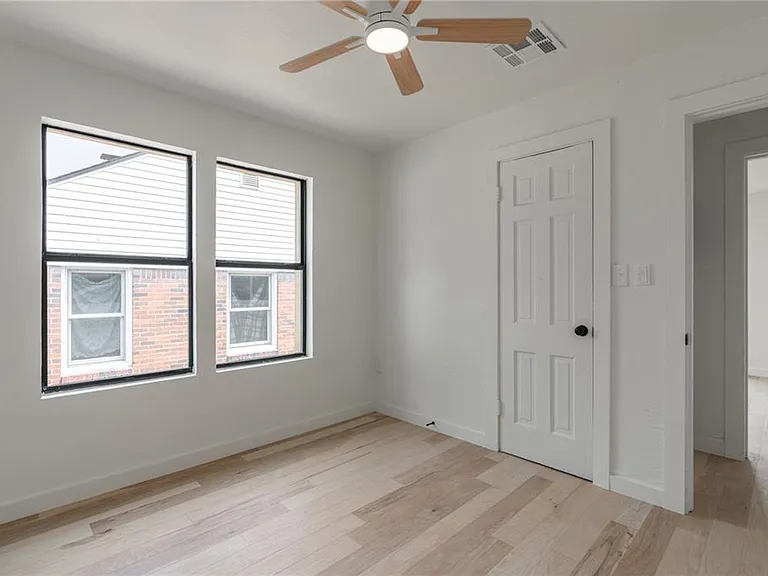 2213 NE 18th St — Photo 35