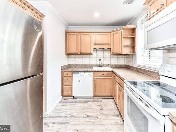 2nd image of 2960 S Columbus St #3259
