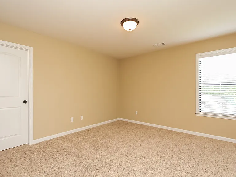 55 Misty Meadows Cv — Photo 17