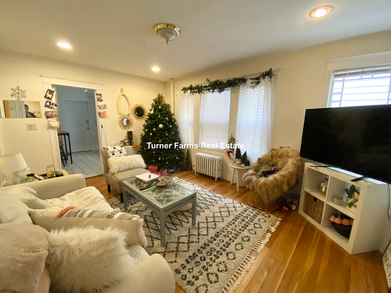 3 bed, 9999 sqft, $3,000 — Photo 3