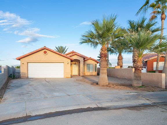 2nd image of 582 S Cholla Ave