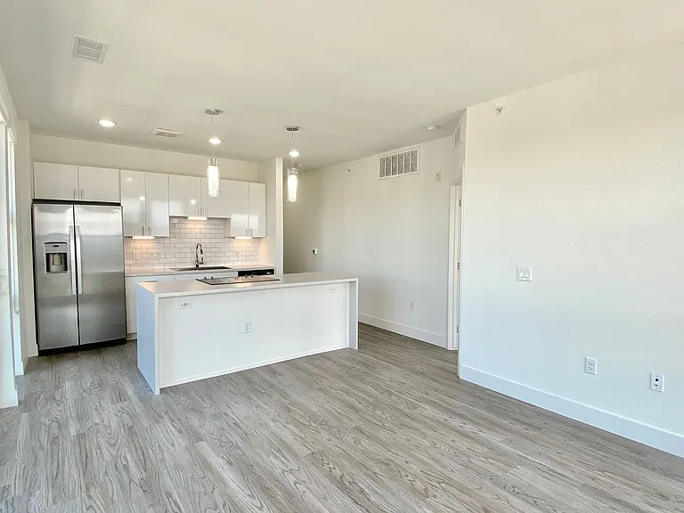 3500 S Corona St #504 — Photo 10