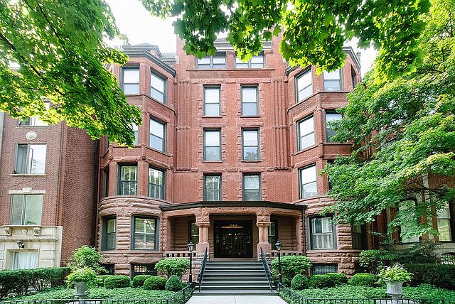 1st image of 1510 N Dearborn Pkwy APT 203