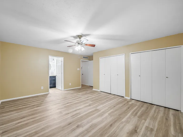 3401 Meadow Oaks Dr — Photo 10