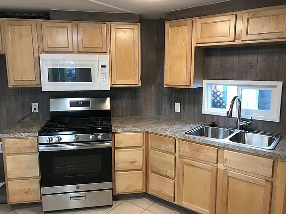 2nd image of 1790 Fort Wayne St