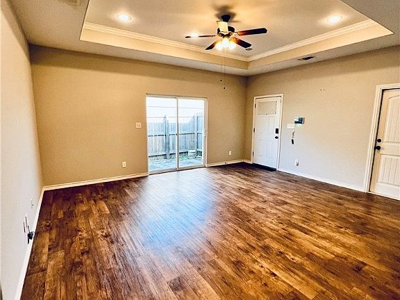 3rd image of 106 Teakwood Dr