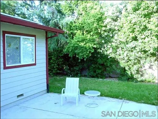 752 Anderson Rd — Photo 12