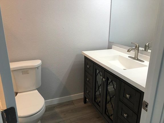 5th image of 181 E King St APT 3