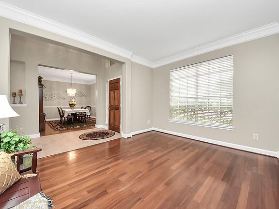 5th image of 402 Groveton Ridge Ln