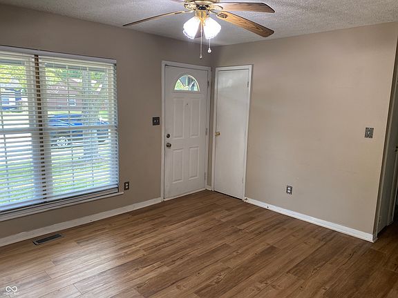 3rd image of 5711 Yucatan Dr