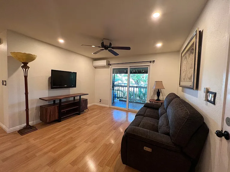 140 Uwapo Rd #16-203 — Photo 2