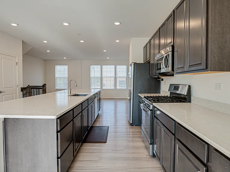 2945 Showplace Dr — Photo 12