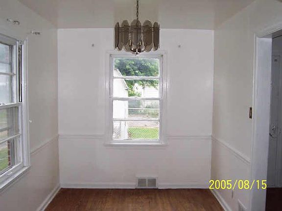 4th image of 3725 N Clifton St