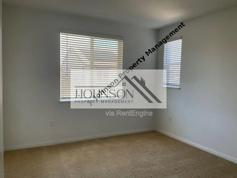 2717 Rabbit Hollow Dr — Photo 14