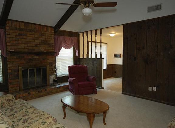 2nd image of 5814 Pinola Ave