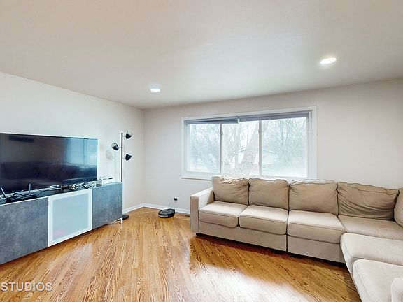 4th image of 506 Plymouth Ln