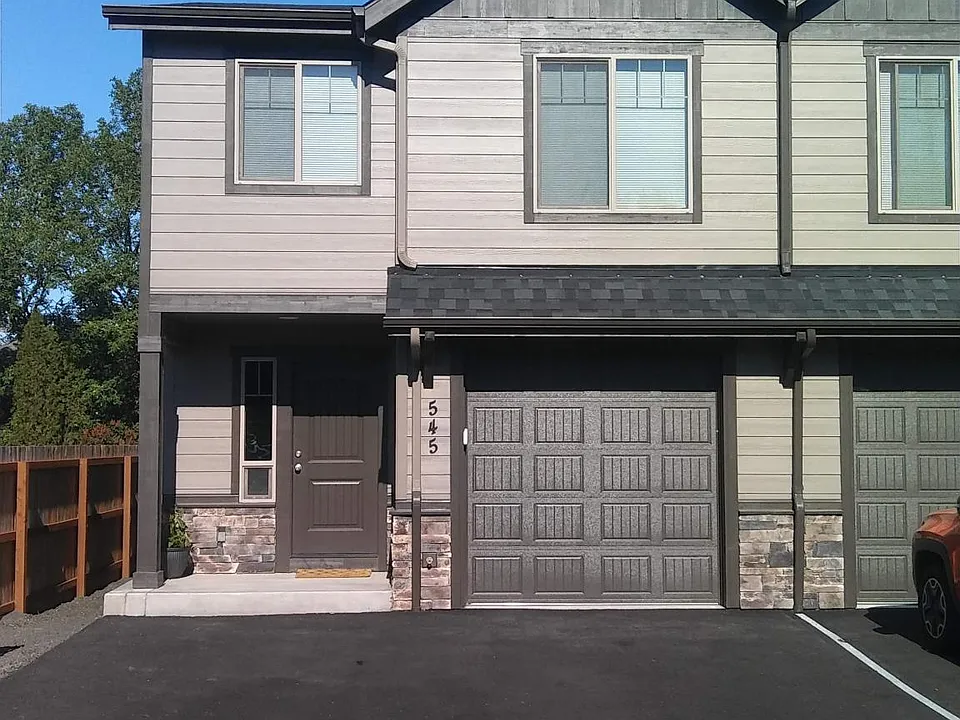 557-559 N 11th St